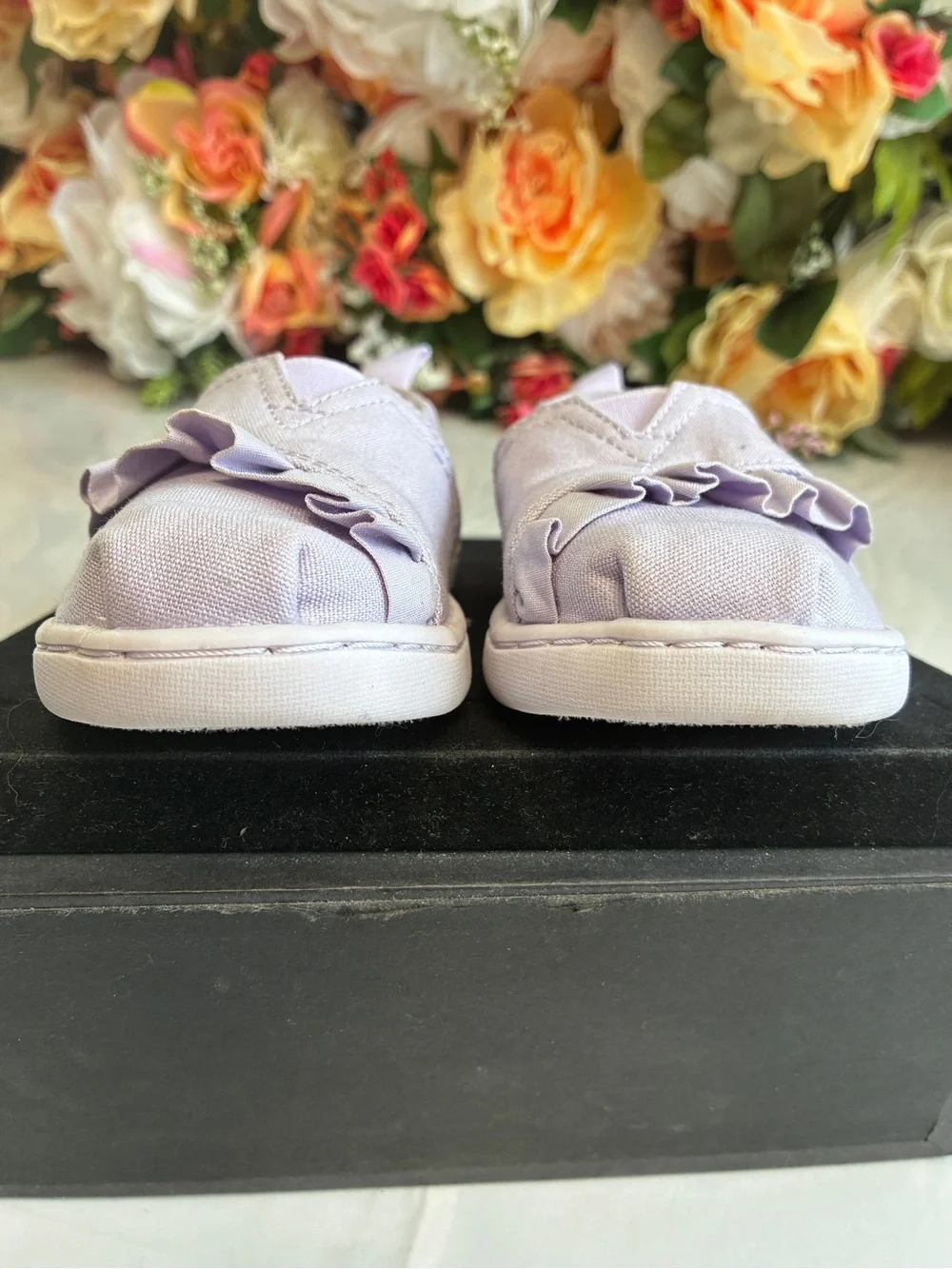 TOMS Tiny Ruffle Textile Slip-On Shoes Lavender Purple Toddler Girl 9 Hook Loop
